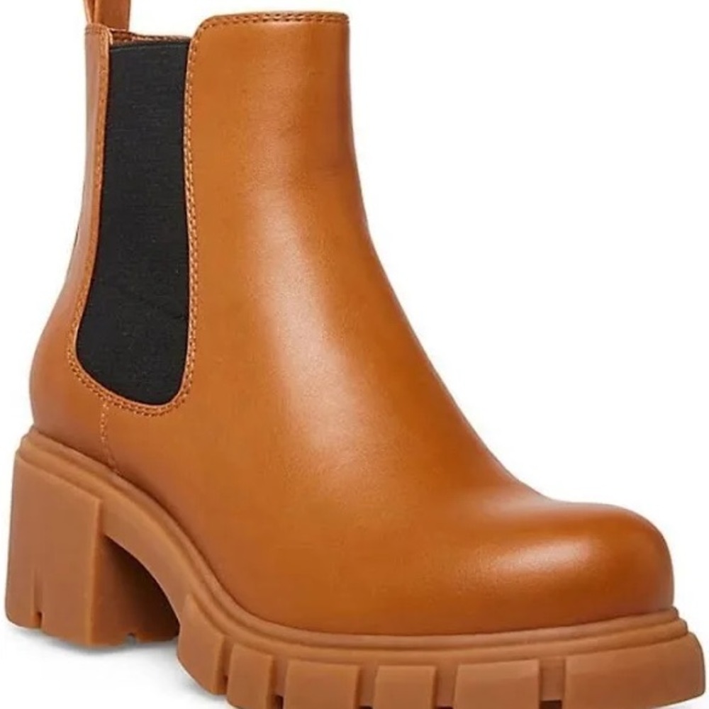 Madden Girl Chelsea boots tan